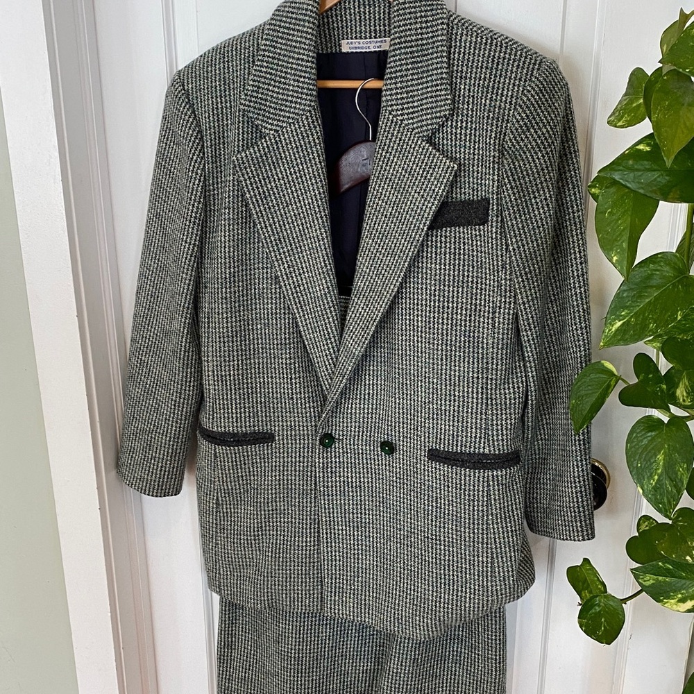 Women’s vintage wool tweed blazer and skirt set green old money academia office